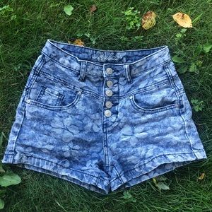 High Waisted Floral print Jean Shorts from deLia*s